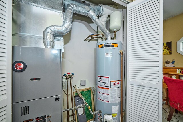 202 Country Ln Unit 202, Des Plaines, IL 60016 - utilities featuring water heater