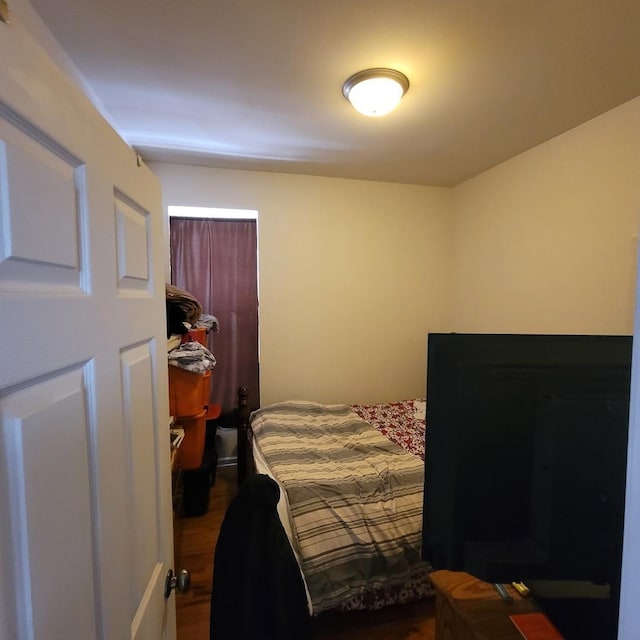 6033 S Prairie Ave, Chicago, IL 60637 - bedroom with wood finished floors