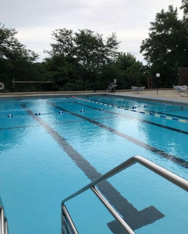 5455 N Sheridan Rd Unit 2206, Chicago, IL 60640 - view of community pool