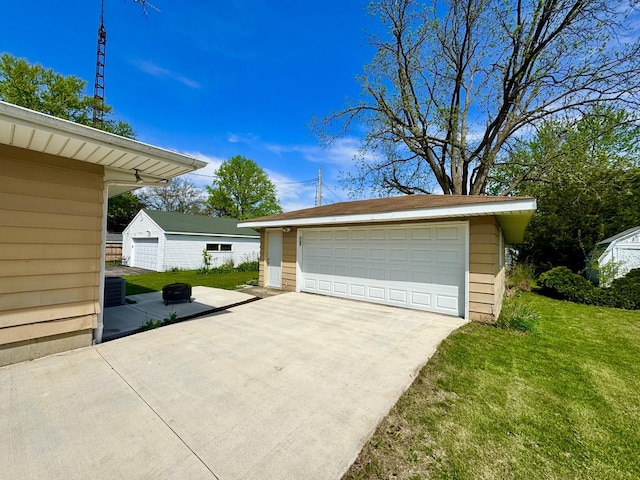 1128 Somonauk St, Sycamore, IL 60178 - view of detached garage