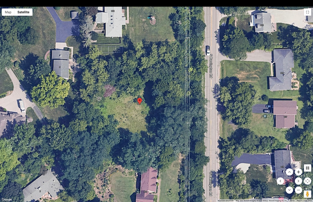 904 S Hough St, Barrington, IL 60010
