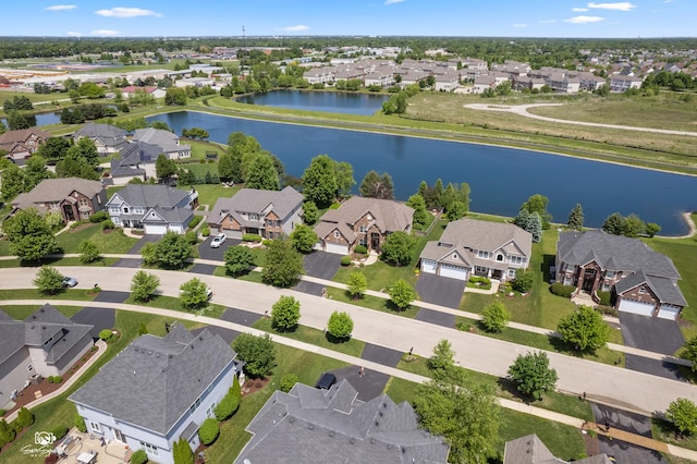 491 Bloomfield Cir W, Oswego, IL 60543 - aerial view of residential area featuring a large body of water