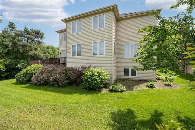670 Leslie Ct, Carol Stream, IL 60188 - rear view of property with a lawn and a deck