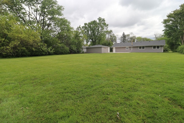 18310 Anthony Ave, Country Club Hills, IL 60478 - view of green lawn