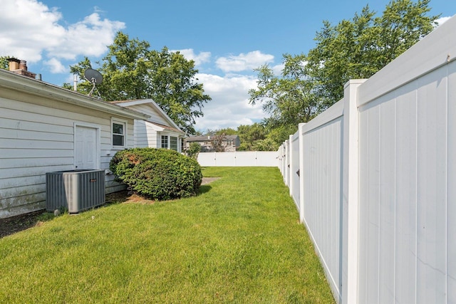 1946 Briarcliffe Blvd, Wheaton, IL 60189 - view of fenced backyard