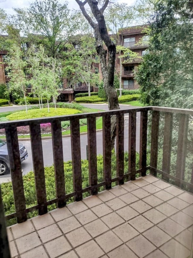1175 Lake Cook Rd Unit 201W, Northbrook, IL 60062 - view of balcony
