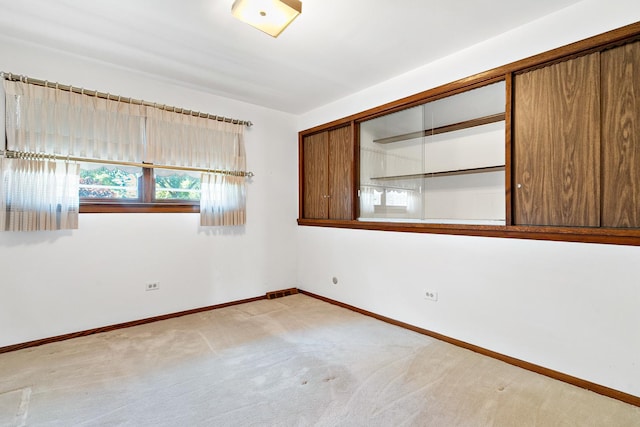 533 Lomond Dr, Mundelein, IL 60060 - empty room featuring carpet floors and baseboards