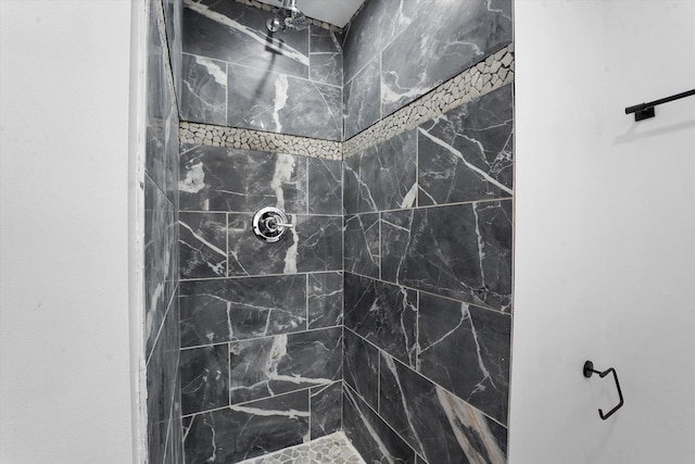 6903 S Ada St, Chicago, IL 60636 - full bath with a tile shower