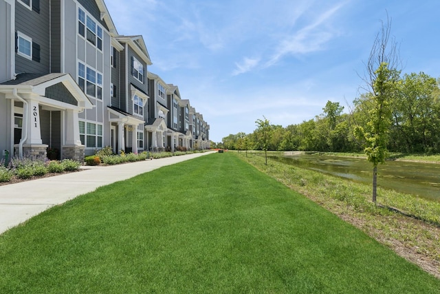 2011 Sequoia Ave, Mundelein, IL 60060 - view of property's community featuring a yard and a residential view
