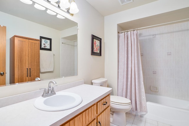 291 Georgetown Ave, Romeoville, IL 60446 - full bath featuring toilet, tile patterned flooring, vanity, and shower / bath combo