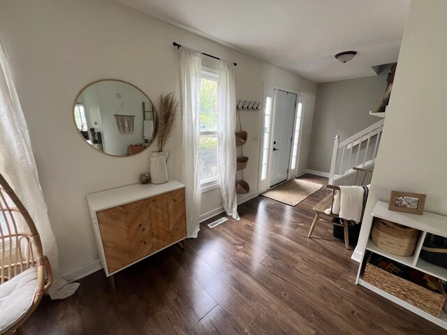 7003 94th Ave, Kenosha, WI 53142 - entrance foyer with wood finished floors and baseboards