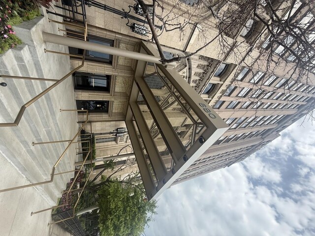 680 N Lake Shore Dr Unit 716, Chicago, IL 60611 - view of stairway