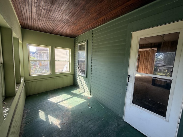 428 Chicago Ave, Savanna, IL 61074 - view of unfurnished sunroom