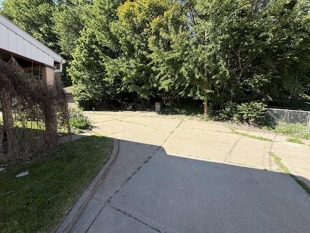 428 Chicago Ave, Savanna, IL 61074 - view of yard featuring a patio area