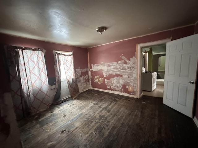 241 156th St, Calumet City, IL 60409 - entryway featuring wood finished floors and baseboards