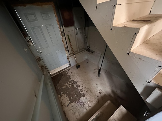 241 156th St, Calumet City, IL 60409 - detailed view of concrete floors