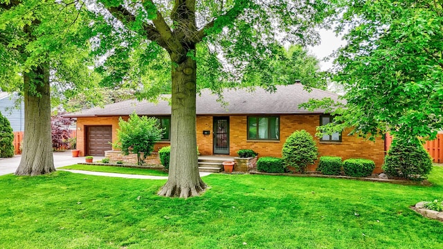914 Laura Ave, Streator, IL 61364 - photo 1