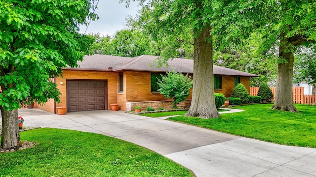 914 Laura Ave, Streator, IL 61364 - photo 2