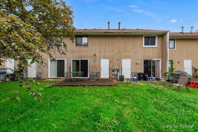 405 S Belmont Ave, Elgin, IL 60123 - back of house featuring a yard and central air condition unit