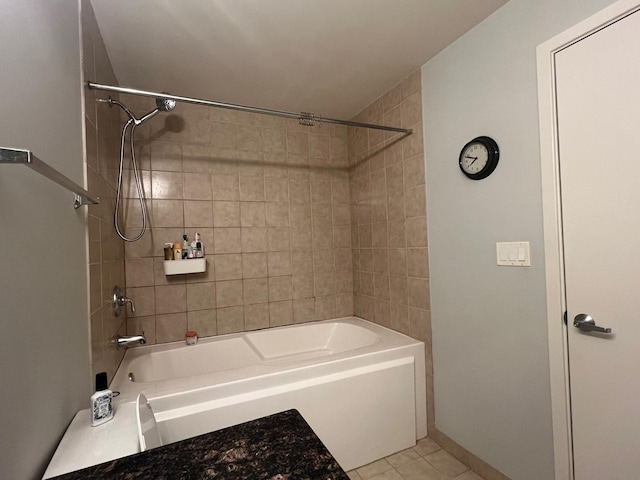 1001 W 15th St Unit 342, Chicago, IL 60608 - bathroom with washtub / shower combination and tile patterned flooring