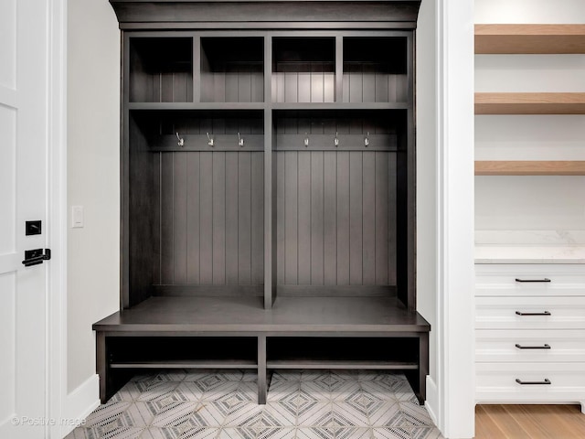 435 S W Ave, Elmhurst, IL 60126 - mudroom with baseboards