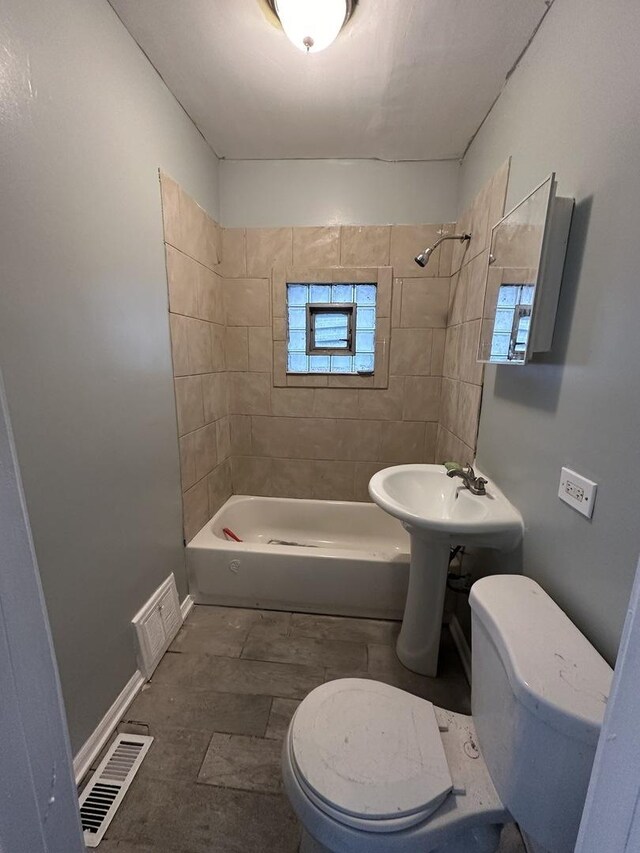 4942 S Racine Ave, Chicago, IL 60609 - full bathroom with toilet and bathing tub / shower combination
