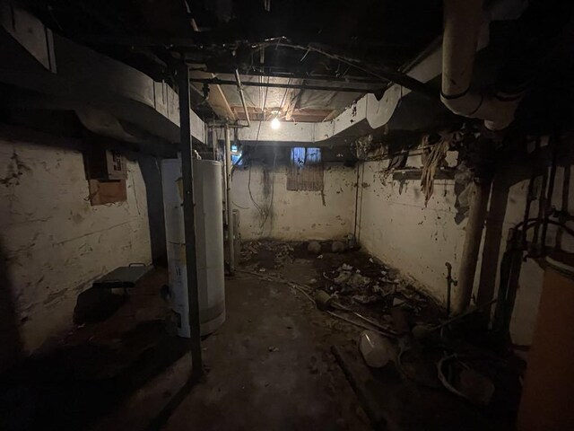 802 Locust St, Prophetstown, IL 61277 - unfinished basement with gas water heater