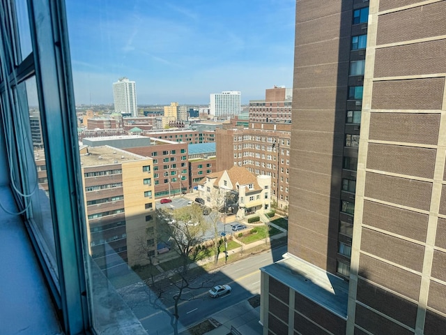 6301 N Sheridan Rd Unit 14E, Chicago, IL 60660 - balcony featuring a city view