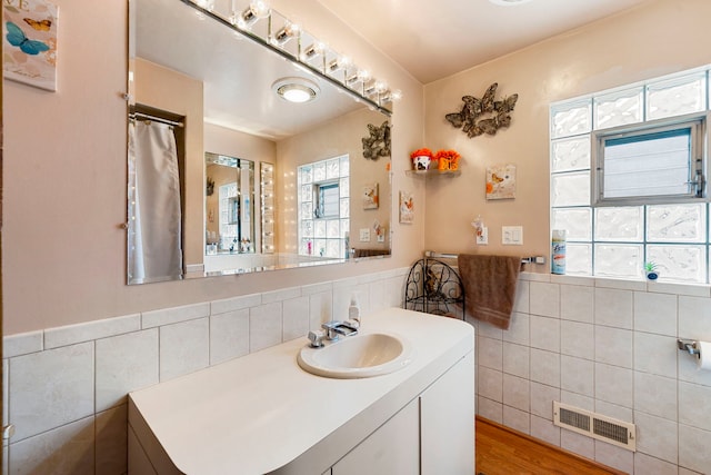 5706 N New Hampshire Ave, Chicago, IL 60631 - photo 17