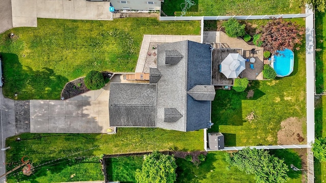 907 Parks Ln, Ottawa, IL 61350 - bird's eye view of a pool area