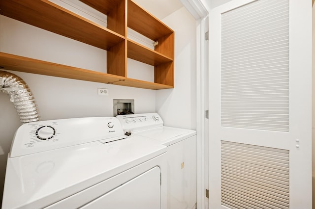 500 W Superior St Unit 805, Chicago, IL 60654 - laundry room featuring washer and dryer
