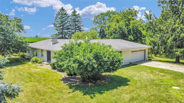 1651 Phillips Woods Ln, Urbana, IL 61802 - view of front facade featuring driveway, a front yard, and a shingled roof