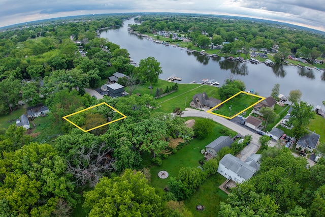 2908 Oakwood Ave, Mchenry, IL 60051 - aerial view of property and surrounding area with property parcel outlined and a large body of water