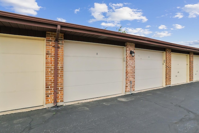 11114 Heritage Dr Unit 3C, Palos Hills, IL 60465 - view of garage