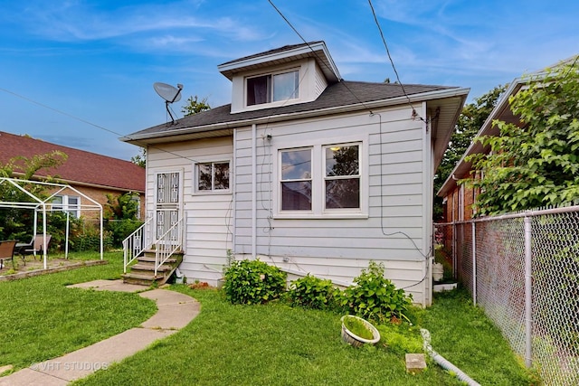 7832 S Paxton Ave, Chicago, IL 60649 - view of front of property featuring entry steps