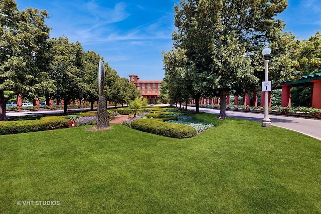 7832 S Paxton Ave, Chicago, IL 60649 - surrounding community featuring a lawn
