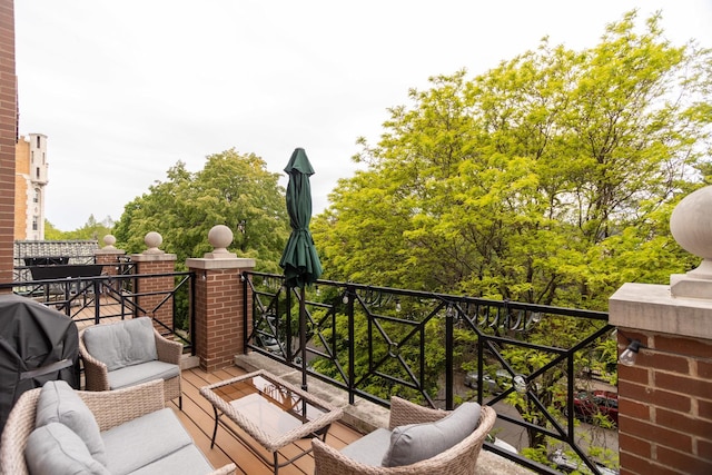4541 N Malden St Unit 3N, Chicago, IL 60640 - balcony with an outdoor hangout area