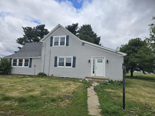 1350 N 2950 E Rd, Leroy, IL 61752 - traditional home with a front yard and a shingled roof