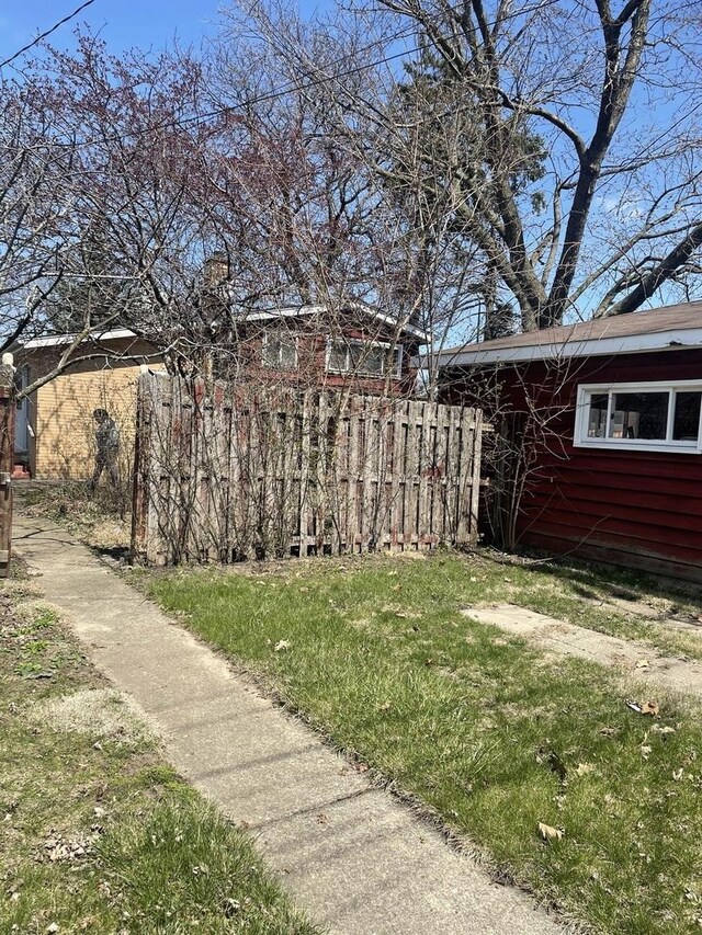 11011 W Roosevelt Rd, Westchester, IL 60154 - view of yard