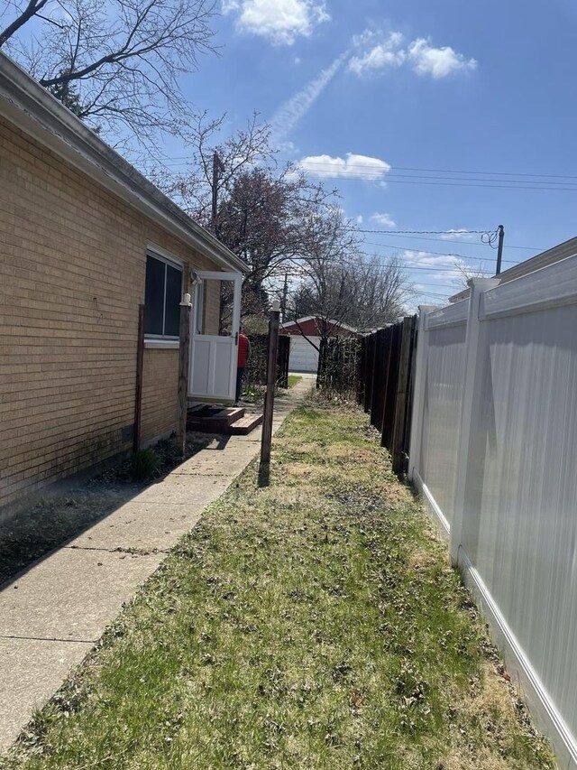 11011 W Roosevelt Rd, Westchester, IL 60154 - view of yard