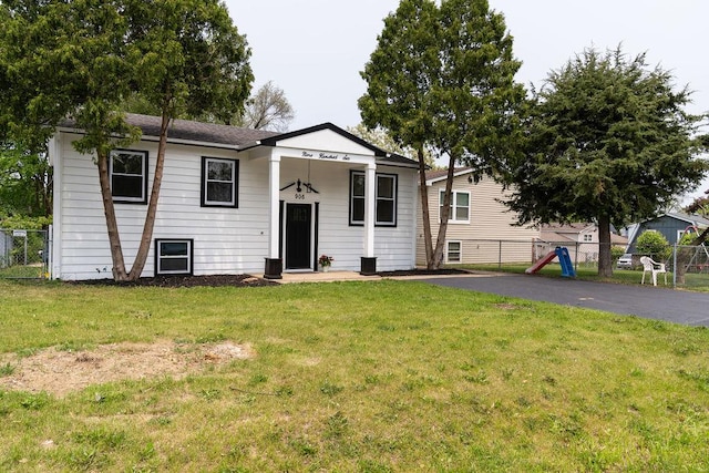 906 Central Park Dr, Round Lake Beach, IL 60073 - view of front of property