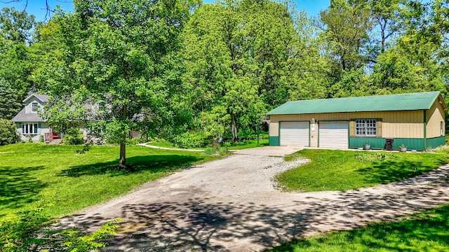 2655 N 3853rd Rd, Sheridan, IL 60551 - detached garage with driveway
