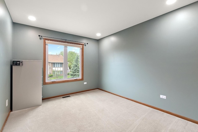 9254 Windsor Pkwy, Tinley Park, IL 60487 - unfurnished room with carpet floors, baseboards, and recessed lighting