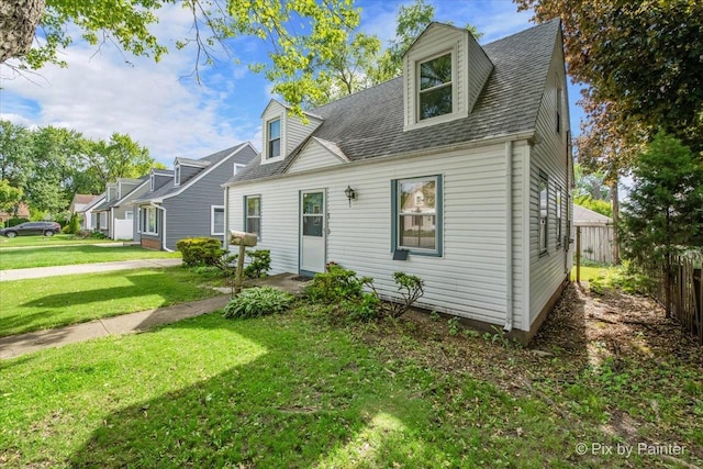 510 S Alfred Ave, Elgin, IL 60123 - cape cod house featuring a shingled roof