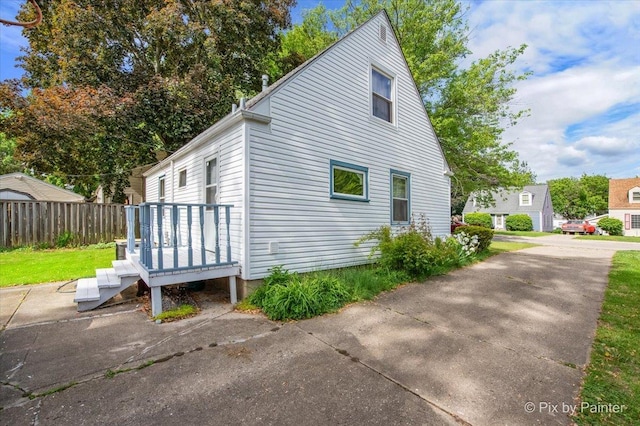 510 S Alfred Ave, Elgin, IL 60123 - view of side of property