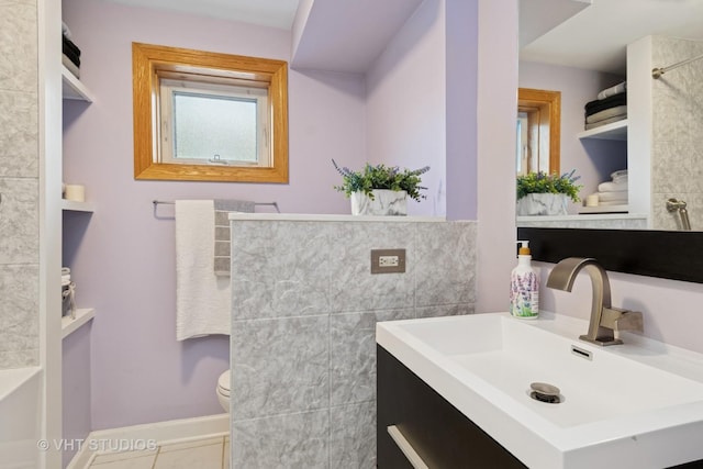 253 Waxwing Ave, Naperville, IL 60565 - laundry room featuring independent washer and dryer, cabinet space, and baseboards