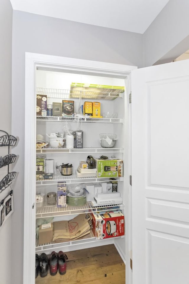 646 S Curran Rd, Round Lake, IL 60073 - view of pantry