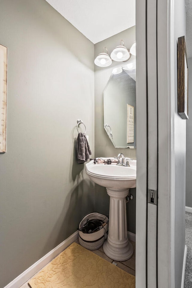713 Sedgegrass Dr, Champaign, IL 61822 - bathroom with baseboards