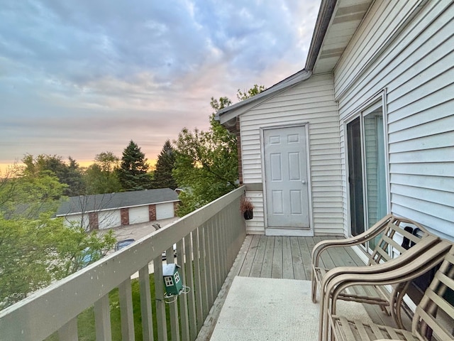 4316 W Shamrock Ln Unit 3C, Mchenry, IL 60050 - view of balcony at dusk