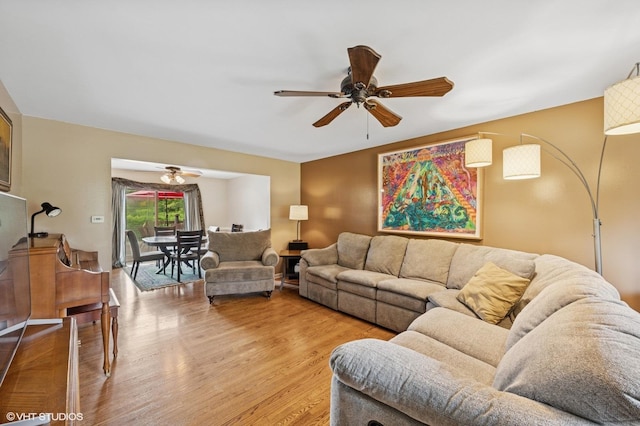 211 W Kenilworth Ave, Prospect Heights, IL 60070 - living area with a ceiling fan and light wood finished floors